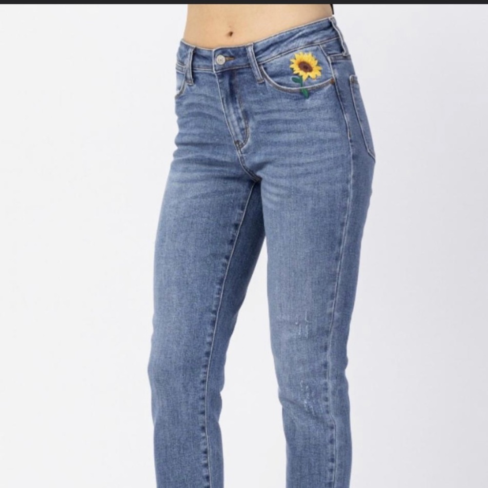 Darling sunflower  patch relaxed fit Judy blues. Brand new with tags 2022 model
